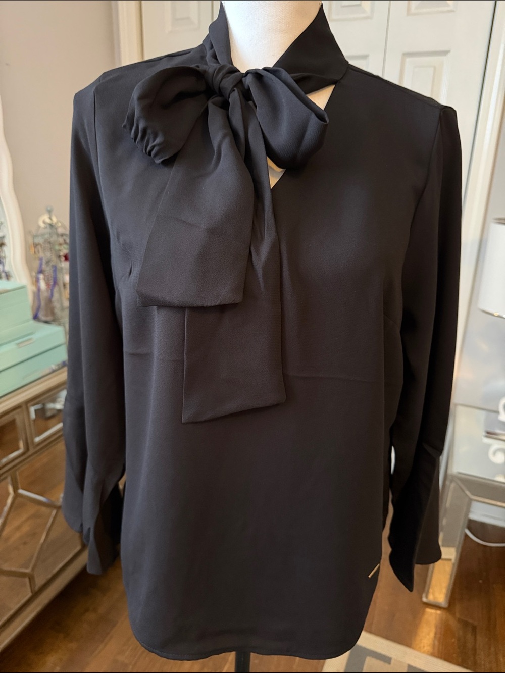 Anne Klein Black Bow Tie Neck Top Small ❤️❤️❤️